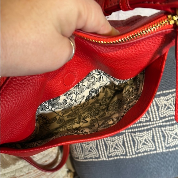 Vera Bradley Crossbody Bag with Luxurious Leather Finish - Picture 7 of 15